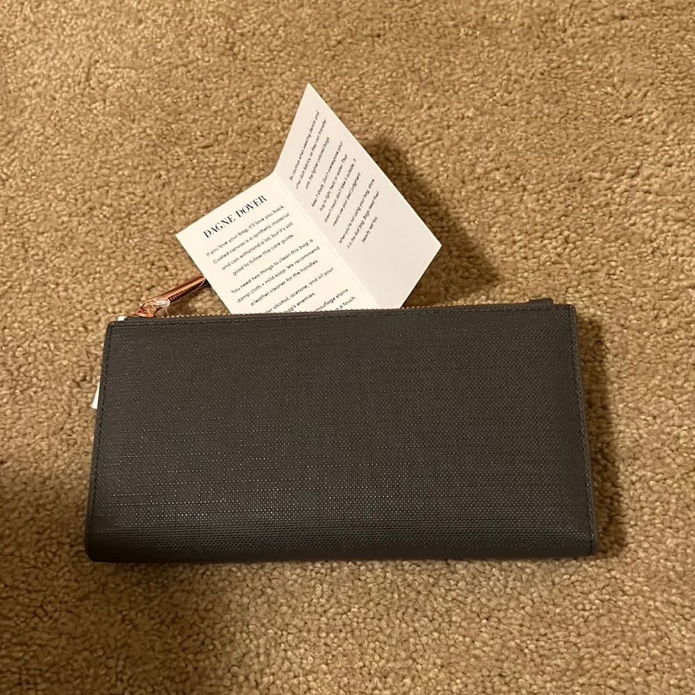 Wallet with rose gold hardware 🍒NEW